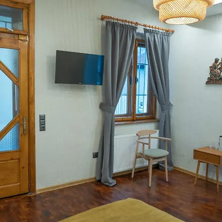 Barrique Chambers Pensiune *