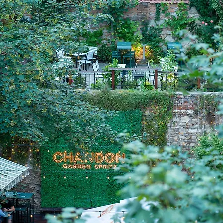 Barrique Chambers * Brassó